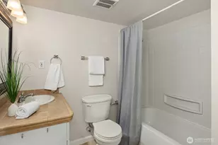 223 29th Ave E, Seattle, WA 98112 - Photo 17
