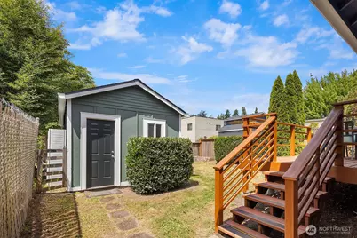 223 29th Avenue E, Seattle, WA 98112 - Photo 23