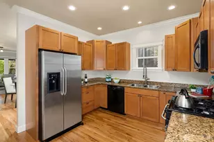 223 29th Ave E, Seattle, WA 98112 - Photo 9
