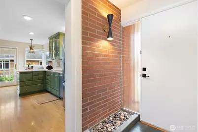 6050 43rd Avenue NE, Seattle, WA 98115 - Photo 3
