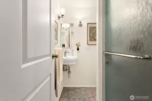 6652 Park Point Way NE, Seattle, WA 98115 - Photo 23