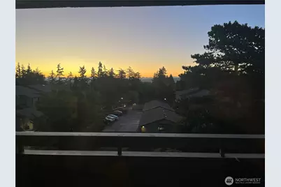 6652 Parkpoint Way NE #D-311, Seattle, WA 98115 - Photo 11