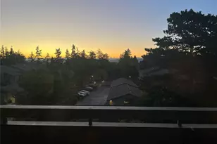 6652 Park Point Way NE, Seattle, WA 98115 - Photo 11