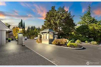 6652 Parkpoint Way NE #D-311, Seattle, WA 98115 - Photo 33