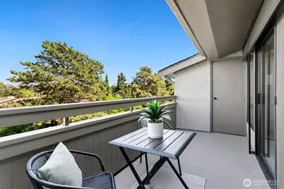 6652 Parkpoint Way NE #D-311, Seattle, WA 98115 - Photo 27