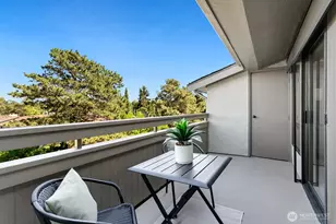 6652 Park Point Way NE, Seattle, WA 98115 - Photo 27