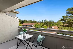 6652 Park Point Way NE, Seattle, WA 98115 - Photo 9