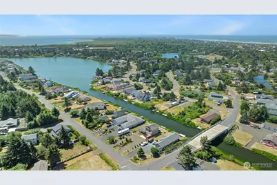 709 Wawona Avenue SW, Ocean Shores, WA 98569 - Photo 33