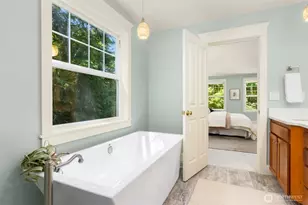 8363 NE Sumanee Pl, Bainbridge Island, WA 98110 - Photo 23