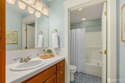 8363 NE Sumanee Place, Bainbridge Island, WA 98110 - Photo 27