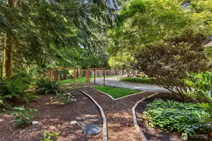 8363 NE Sumanee Pl, Bainbridge Island, WA 98110 - Photo 37