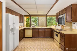 14724 SE 49th St, Bellevue, WA 98006 - Photo 21