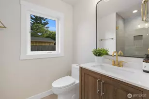 15701 117th Ave SE, Renton, WA 98058 - Photo 17
