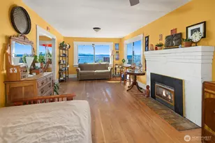 2115 Bonair Dr SW, Seattle, WA 98116 - Photo 3