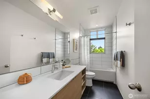 1917 E Alder St, Seattle, WA 98122 - Photo 29