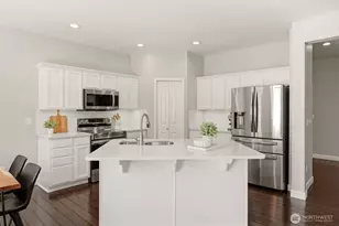 11021 180th Ave Ct E, Bonney Lake, WA 98391 - Photo 9