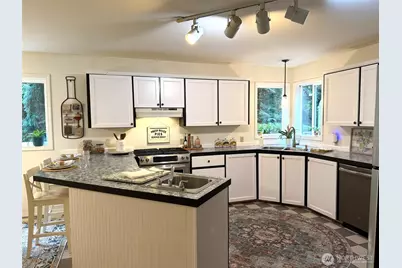 7215 NE Dolphin Drive, Bainbridge Island, WA 98110 - Photo 11