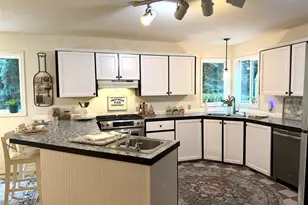 7215 NE Dolphin Dr, Bainbridge Island, WA 98110 - Photo 11