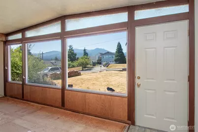 1027 W 9th Street, Port Angeles, WA 98363 - Photo 3