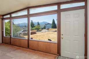 1027 W 9th St, Port Angeles, WA 98363 - Photo 3