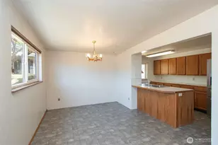 1027 W 9th St, Port Angeles, WA 98363 - Photo 5