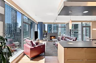 820 Blanchard St, Seattle, WA 98121 - Photo 7