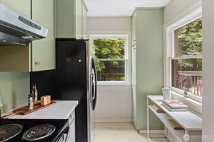 1146 N 78th St, Seattle, WA 98103 - Photo 9
