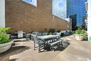 2100 3rd Ave, Seattle, WA 98121 - Photo 23