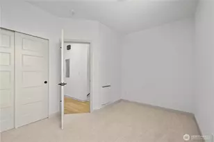 7011 9th Ave NE, Seattle, WA 98115 - Photo 9