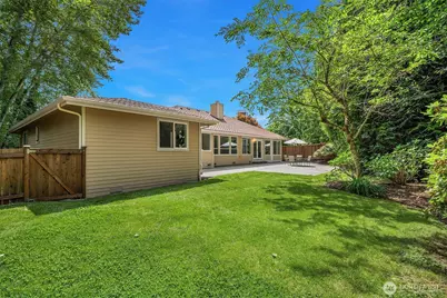 1815 Field Avenue NE, Renton, WA 98059 - Photo 31