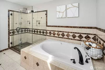 1815 Field Avenue NE, Renton, WA 98059 - Photo 19