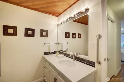 662 156th Avenue NE, Bellevue, WA 98007 - Photo 15