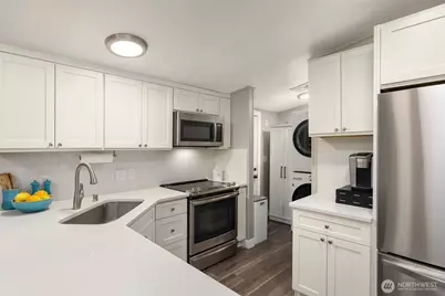 8480 Hansen Road NE, Bainbridge Island, WA 98110 - Photo 13