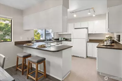 9916 NE 116th Street #202, Kirkland, WA 98034 - Photo 15