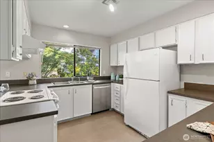 9916 NE 116th St, Kirkland, WA 98034 - Photo 11