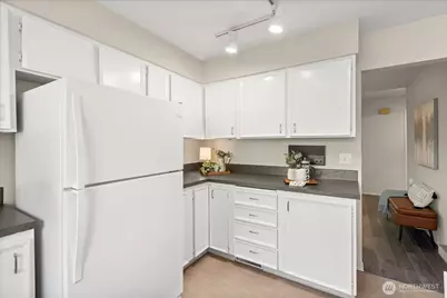9916 NE 116th Street #202, Kirkland, WA 98034 - Photo 13