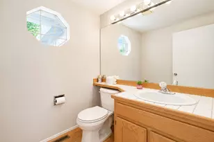 2009 Mill Pointe Dr SE, Bothell, WA 98012 - Photo 15