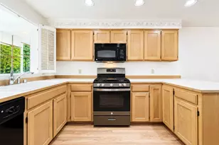 2009 Mill Pointe Dr SE, Bothell, WA 98012 - Photo 31
