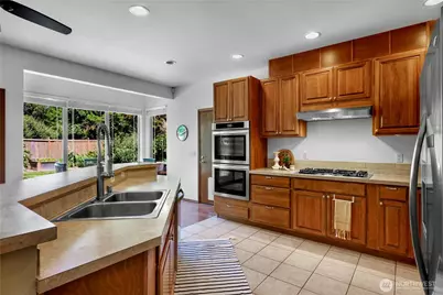 3217 Locust Avenue, Bellingham, WA 98225 - Photo 11