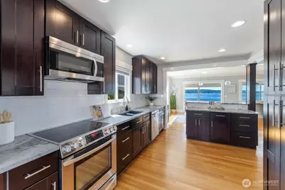 1920 Day Island Boulevard W, University Place, WA 98466 - Photo 17