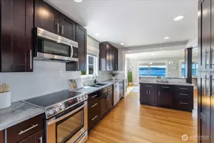 1920 Day Island Blvd W, University Place, WA 98466 - Photo 17