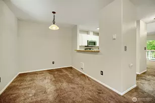 18501 SE Newport Way, Issaquah, WA 98027 - Photo 3