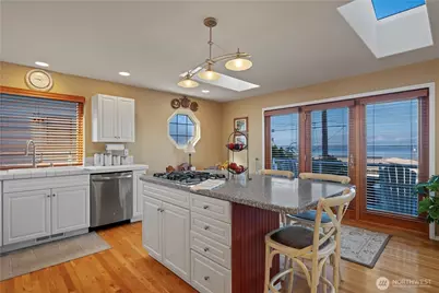 8189 Whidbey Drive, Clinton, WA 98236 - Photo 7