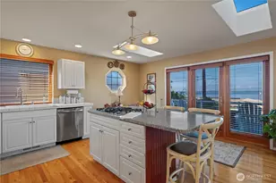 8189 Whidbey Dr, Clinton, WA 98236 - Photo 7
