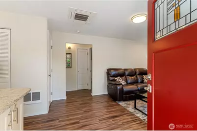9111 Newgrove Avenue SW, Lakewood, WA 98498 - Photo 3