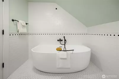 907 NE 72nd Street, Seattle, WA 98115 - Photo 15