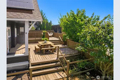 907 NE 72nd Street, Seattle, WA 98115 - Photo 27