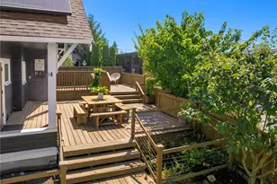 907 NE 72nd St, Seattle, WA 98115 - Photo 27