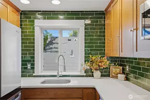 227 24th Ave E, Seattle, WA 98112 - Photo 9