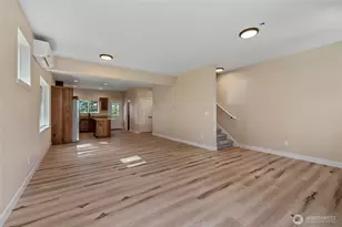 945 NW Heller St, Oak Harbor, WA 98277 - Photo 13